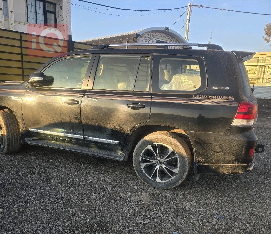 تويوتا لاندكروزر